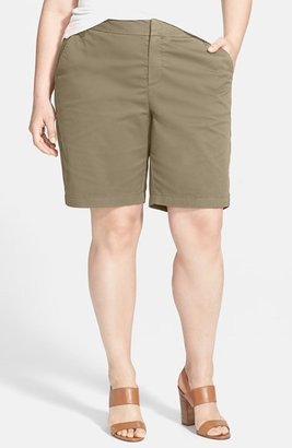 Caslon Clean Front Stretch Cotton Shorts (Plus Size)