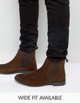 ASOS Chelsea Boots in Suede - Brown