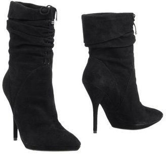 GUESS by Marciano 4483 GUESS BY MARCIANO Ankle boots