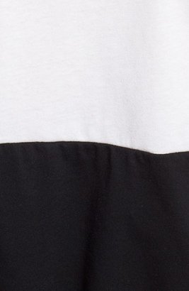 Kinetix 'NY Is Better Than LA' Graphic V-Neck T-Shirt