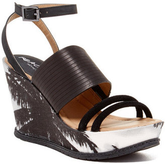 Kenneth Cole Reaction Swell Fish Wedge Sandal
