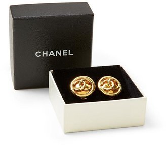 Luxe Vintage Finds Chanel Round CC Earring