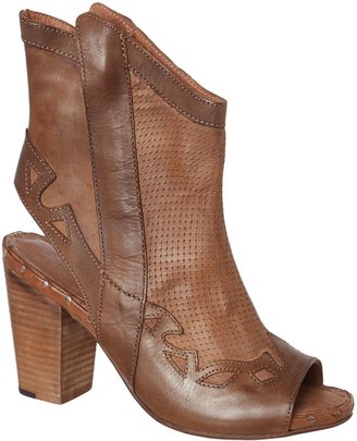 Nylo Corral ankle boots