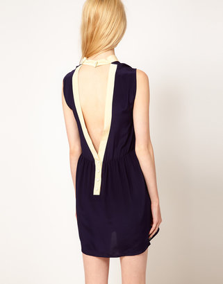 Sessun Dress with Contrast Collar and Open Back