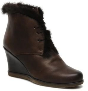 Unisa Women's Percival Rounded Toe Ankle Boots In Brown - Size 6.5