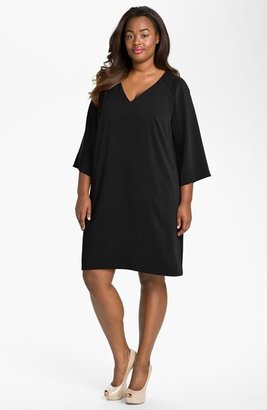 Donna Ricco V-Neck Shift Dress (Plus Size)