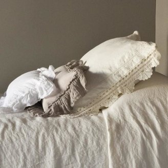 Bella Notte Linen with Lace Pillow Shams