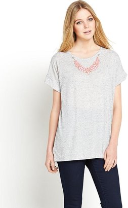 Love Label Boyfriend T-shirt with Necklace