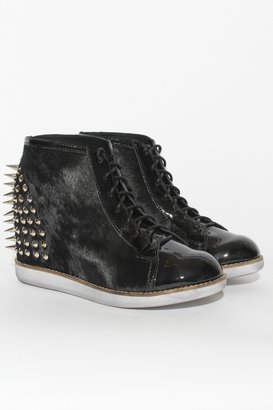Jeffrey Campbell Edea Spike Patent Trainerboot