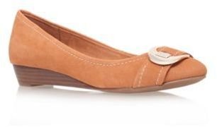Anne Klein Tan 'ruthie' low heel loafer shoes