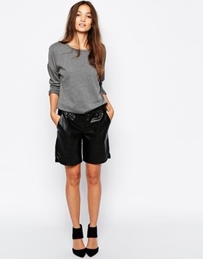Sisley Shorts in Faux Leather - Black
