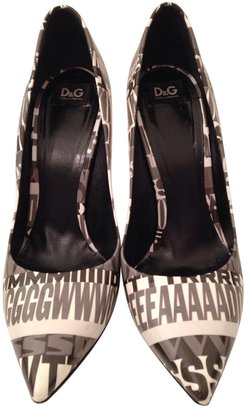 D&G 1024 D&G Anthracite Patent leather Heels