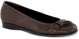 Easy Street Shoes Giddy Women's Flats