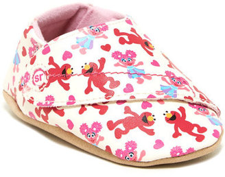 Stride Rite Elmo & Abby Crib Shoe (Baby)