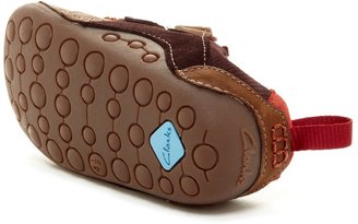 Clarks Tiny Soft Shoe (Baby & Toddler) - Extra Wide Width Available