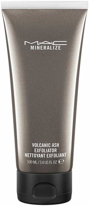 M·A·C MAC Mineralize Volcanic Ash Exfoliator