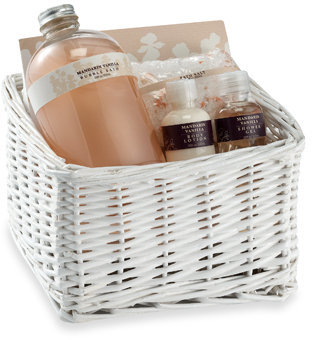 Bed Bath & Beyond Aromatherapy Mandarin Vanilla Sunset Spa Gift Basket Set
