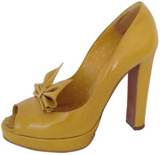 Moschino Cheap & Chic MOSCHINO CHEAP AND CHIC Yellow Patent leather Heels