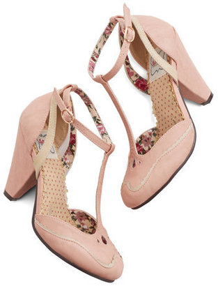 Bettie Page Shoes Classic Confection Heels in Bubblegum