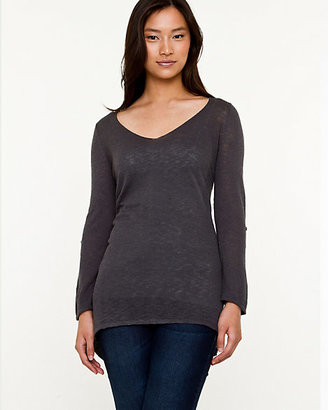 Le Château Slub Knit V-Neck Relaxed Fit Sweater