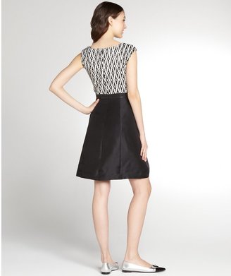 Kay Unger Black And White Printed And Embellished Sleeveless Dress