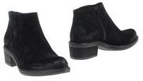 VIC Ankle boots