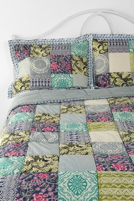 UO 2289 Magical Thinking Bali Patchwork Quilt