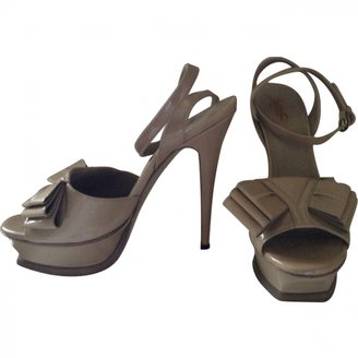 Saint Laurent Beige Patent leather Sandals