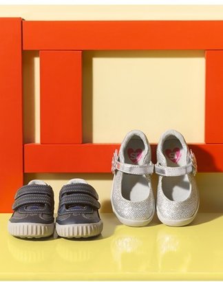 Stride Rite 'SRT Gilmore' Sneaker (Baby, Walker & Toddler)