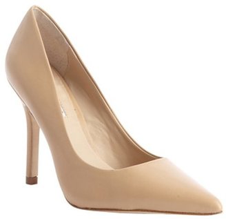 Charles David nude leather 'Sway II' classic pumps