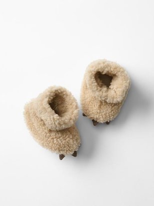 MUT Sherpa bear slippers