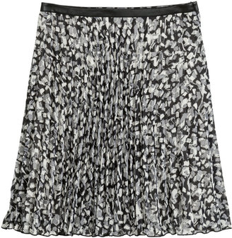 H&M Pleated Skirt - Gray/Patterned - Ladies