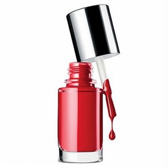 Clinique A Different Nail Enamel For Sensitive Skin 9ml in Party red