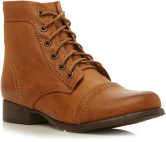 Steve Madden Tundra lace up ankle boots