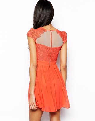 Elise Ryan Skater Dress with Scallop Lace Sweetheart Neck