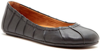 Kenneth Cole New York Bay Lily Flat