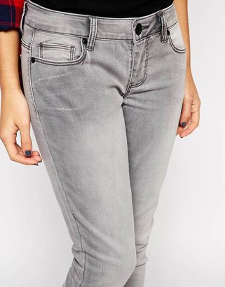Only Carrie Low Waist Skinny Jeans