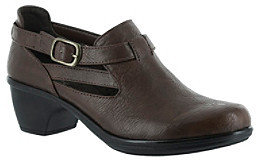 Easy Street Shoes Scallion" Casual Shooties