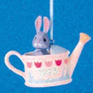 Hallmark Backyard Bunny 1993 Easter Ornament QEO8405
