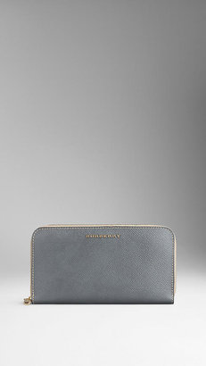 Burberry London Leather Contrast Detail Ziparound Wallet