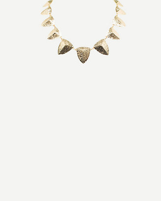 Le Château Metal Collarbone Necklace