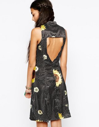 Your Eyes Lie Shirt Dress With Sunflower Print & Open Back