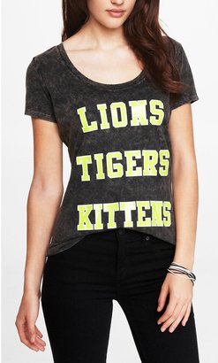 Express Scoop Neck Graphic Tee - Lions And Tigers