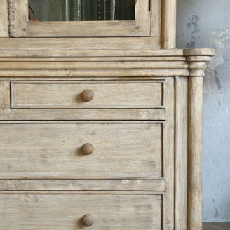 Eloquence Pyrenees Cabinet- Bleached Oak
