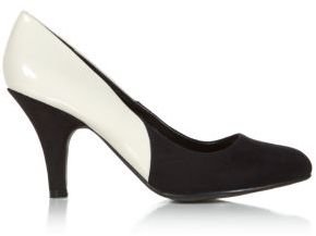 New Look Wide Fit Monochrome Colour Block Pointed Court Shoes