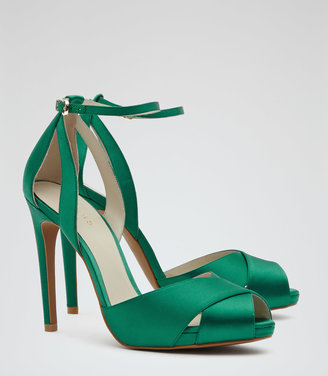CeCe CROSSOVER FRONT SANDALS