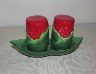 Martha Stewart Christmas Holly Salt And Pepper Shakers With Tray