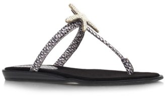 Nine West Grey 'Valmiki3' flat sandals