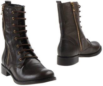 Scoop Ankle boots
