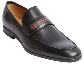 Gucci black leather stripe detail loafers